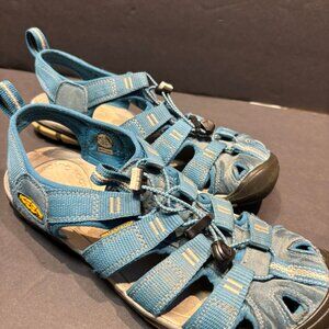 KEEN Women's Blue Newport Sandals – Size 8 – Rugged & Stylish
